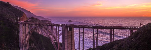Stany Zjednoczone, Morze, Zachód słońca, Góry, Most Bixby Creek Bridge, Kalifornia, Region Big Sur