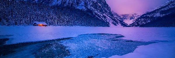 Domek, Zima, Kanada, Alberta, Jezioro Lake Louise, Lasy, Góry, Park Narodowy Banff