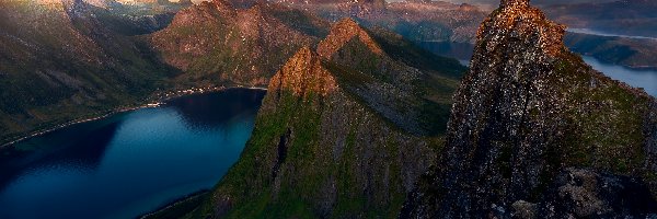 Wyspa Senja, Morze, Szczyt Husfjellet, Norwegia, Góry, Zachód słońca
