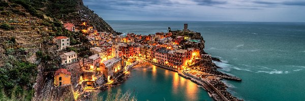 Zmrok, Cinque Terre, Wybrzeże, Vernazza, Włochy, Domy, Morze