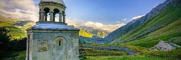 Góry, Kościół Ioane Natlismcemeli, Kaukaz, Gruzja, Stepancminda