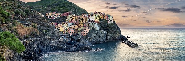 Morze Liguryjskie, Gmina Riomaggiore, Zatoczka, Domy, Miejscowość Manarola, Cinque Terre, Kolorowe, Włochy