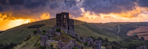 Anglia, Wzgórze, Ruiny, Chmury, Wschód słońca, Hrabstwo Dorset, Zamek w Corfe Castle