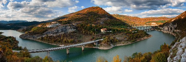 Mosty, Jezioro, Bułgaria, Chmury, Zbiornik Tsonevo, Lasy, Drzewa, Góry