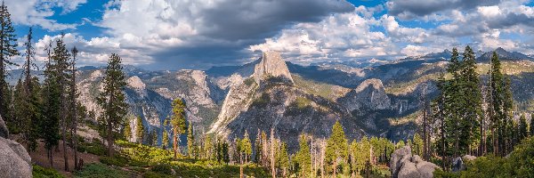 Chmury, Park Narodowy Yosemite, Drzewa, Stan Kalifornia, Stany Zjednoczone, Sierra Nevada, Góry