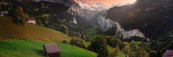 Wengen, Alpy Berneńskie, Szwajcaria, Wschód słońca, Drzewa, Lasy, Domy, Góry, Dolina Lauterbrunnental, Kanton Berno