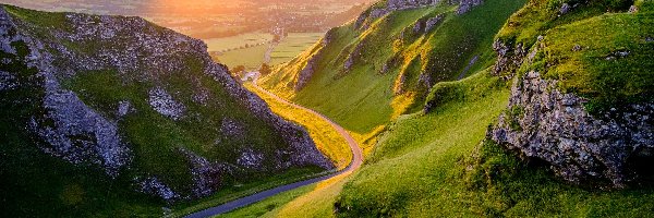 Derbyshire, Przełęcz, Skały, Trawa, Winnats Pass, Góry Pennińskie, Dolina, Anglia