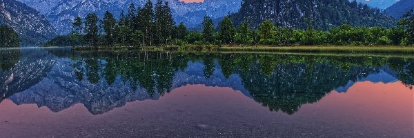 Dolina Almtal, Góry, Austria, Mgła, Alpy, Jezioro Almsee, Drzewa, Zachód słońca