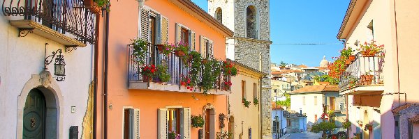 Balkony, Kwiaty, Wieża, Domy, Kolorowe, Włochy, Prowincja Avellino, Ulica, Fontanarosa