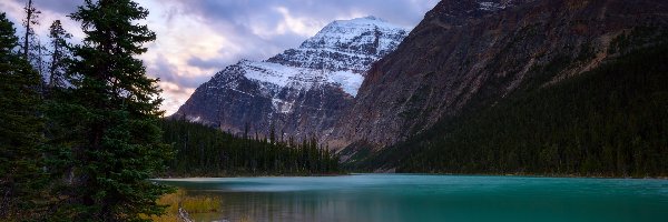 Jezioro, Góra, Kanada, Park Narodowy Jasper, Las, Drzewa, Chmury, Góry, Mount Edith Cavell, Alberta