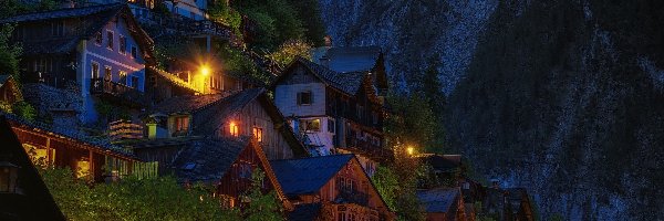 Domy, Alpy Salzburskie, Miasteczko Hallstatt, Góry, Austria, Noc, Światła
