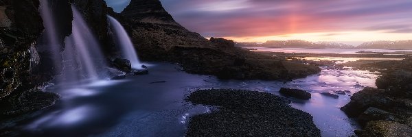 Półwysep Snaefellsnes, Wodospad Kirkjufellsfoss, Zachód słońca, Islandia, Rzeka, Góra Kirkjufell