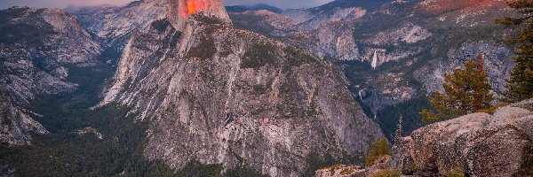 Góra, Góry, Stany Zjednoczone, Kalifornia, Rozświetlona, Half Dome, Park Narodowy Yosemite, Punkt widokowy Glacier Point