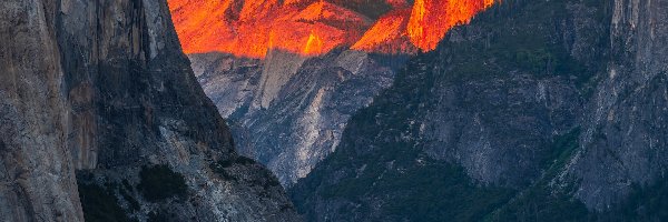 Zachód słońca, Góry, Stany Zjednoczone, Skały, Szczyty, Góra, Half Dome, Park Narodowy Yosemite, Rozświetlone, Kalifornia