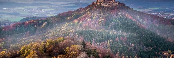 Drzewa, Zamek Hohenzollern, Niemcy, Badenia-Wirtembergia, Jesień, Lasy, Wzgórza, Góra Hohenzollern