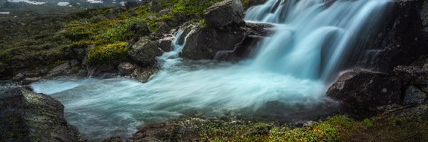 Skały, Rzeka, Wodospad, Chmury, Góry Jotunheimen, Norwegia