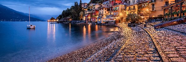 Żaglówka, Jezioro Como, Domy, Włochy, Varenna