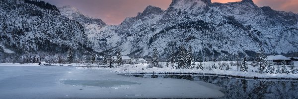 Austria, Góry, Drzewa, Jezioro Almsee, Zima, Zachód słońca, Domy
