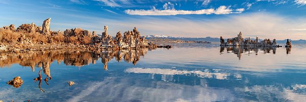 Mono Lake, Stany Zjednoczone, Odbicie, Chmury, Jezioro, Skały, Niebo, Kalifornia
