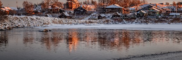 Kościół, Wieś Kowda, Rosja, Obwód murmański, Domy, Rzeka, Śnieg, Zima