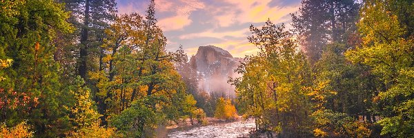 Drzewa, Park Narodowy Yosemite, Jesień, Szczyt Half Dome, Stany Zjednoczone, Rzeka, Drzewa, Kalifornia, Merced River, Góry, Mgła