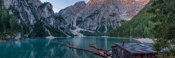Włochy, Łódki, Dom, Lago di Braies, Jezioro, Dolomity, Góry
