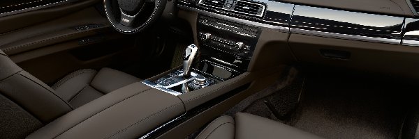 BMW F01, Wnętrze