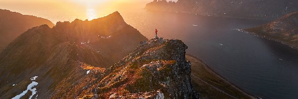 Wyspa Senja, Góry, Zachód słońca, Norwegia, Fiord Mefjorden, Morze