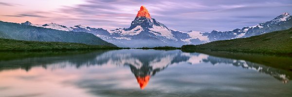 Jezioro Stellisee, Alpy Pennińskie, Szwajcaria, Chmury, Szczyt Matterhorn, Odbicie, Niebo, Góry