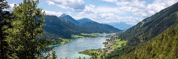 Góry, Domy, Jezioro Weissensee, Austria, Drzewa