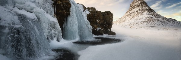 Zima, Wodospad Kirkjufellsfoss, Islandia, Półwysep Snaefellsnes, Rzeka, Ciemne, Chmury, Góra Kirkjufell