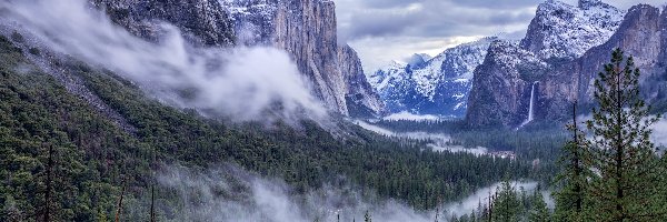 Góry, Kalifornia, Mgła, Drzewa, Park Narodowy Yosemite, Wodospad, Lasy, Stany Zjednoczone