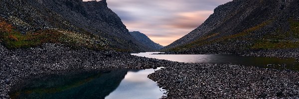 Góry, Jezioro Dlinnoye, Przełęcz Kukisvumchorr, Rosja, Obwód murmański