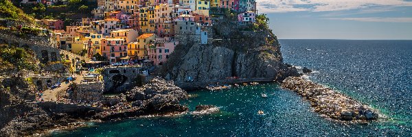 Łódki, Skały, Morze Liguryjskie, Cinque Terre, Wybrzeże, Włochy, Gmina Riomaggiore, Domy, Manarola