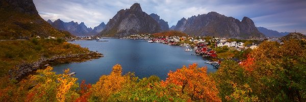 Wyspy, Morze, Domy, Drzewa, Góry, Lofoty, Jesień, Norwegia