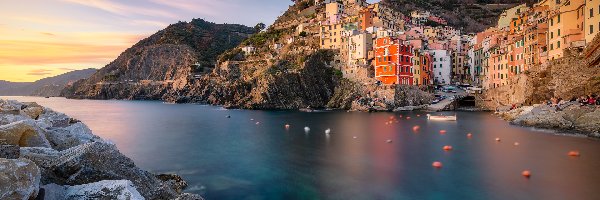 Riomaggiore, Włochy, Cinque Terre, Góry, Domy