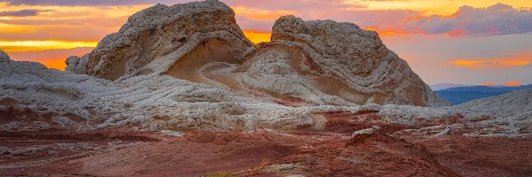 Zachod słońca, Vermilion Cliffs, Skały, Stany Zjednoczone, Arizona