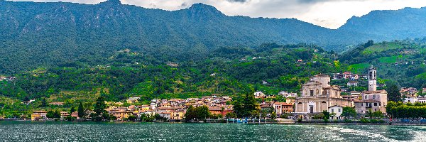 Lago di Iseo, Jezioro, Sale Marasino, Miejscowość, Włochy, Chmury, Niebo, Góry, Domy