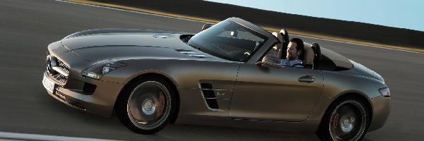 Mercedes-Benz SLS