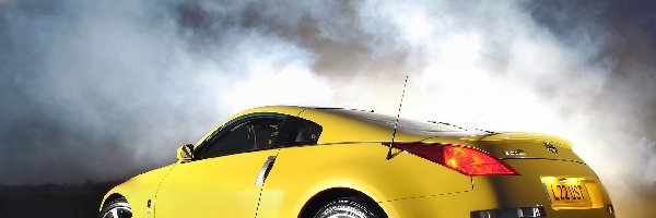 Dym, Nissan 350Z, Żółty