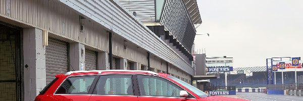 Czerwone, Avant, Audi RS4