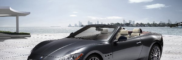 Atrapa, Maska, Maserati Gran Cabrio
