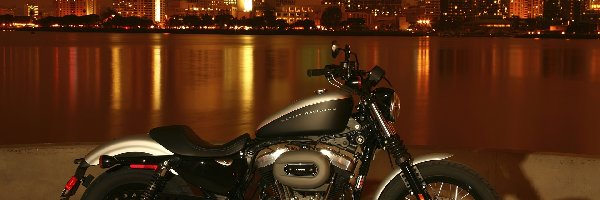 Noc, Miasto, Harley-Davidson Sportster 1200N
