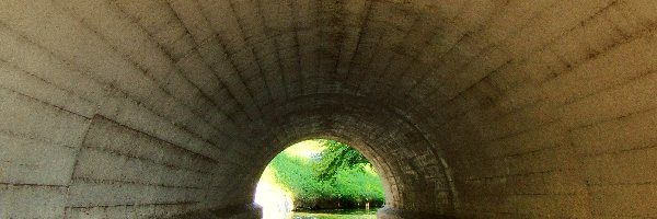 Rzeka, Tunel