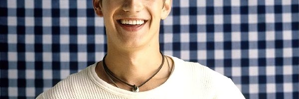 uśmiech, biała koszulka, Hayden Christensen