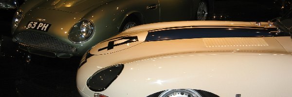 Aston Martin, światła, koła , maska, opony