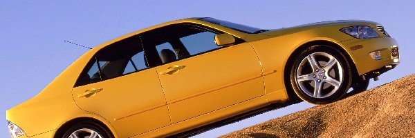 Lexus IS, Żółty