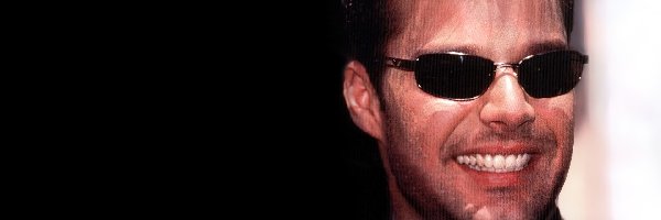 Okulary przeciwsłoneczne, Ricky Martin