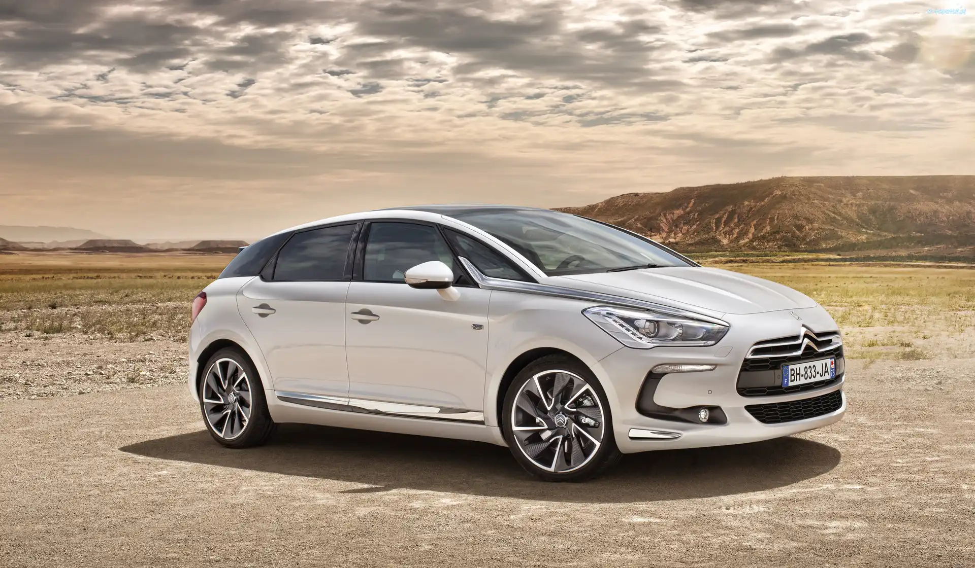 DS5, Citroen, Biały