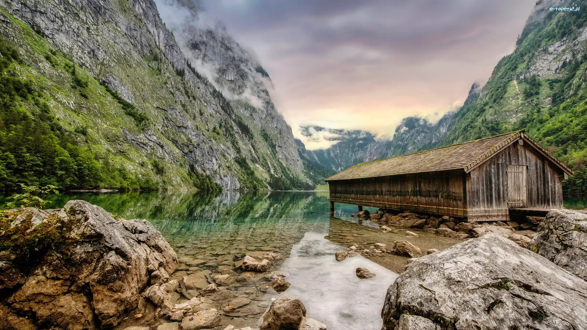 Jezioro Obersee, Bawaria, Alpy, Góry, Park Narodowy Berchtesgaden, Kamienie, Domek, Niemcy